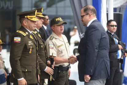 El ministro del Interior, John Reimberg, participó e la ceremonia de relevo.