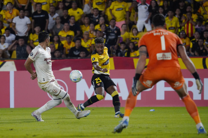 Barcelona SC buscará en Lima la revancha ante Universitario.