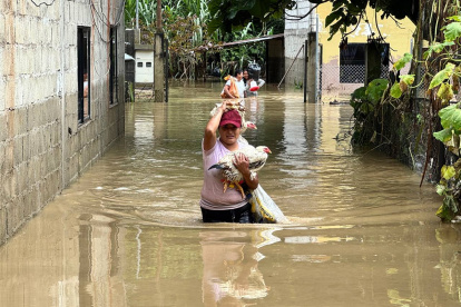 Los organismos de socorro continúan en alerta, mientras los damnificados esperan la ayuda urgente del Estado.