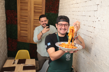 Su pastificio transporta a Italia desde el centro de Guayaquil.