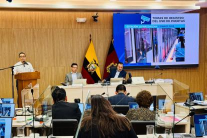 El gerente del Metro de Quito, Juan Carlos Parra, compareció este martes 13 de mayo ante el Concejo Metropolitano para explicar las recientes fallas reportadas en el sistema de transporte subterráneo