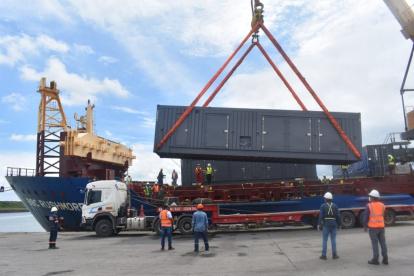 En abril de este año, arribaron al Puerto Comercial de Esmeraldas las últimas 16 unidades de generación y equipos auxiliares destinados a la nueva Central Térmica Esmeraldas III