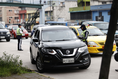 La medida restringe a diario la circulación de vehículos y motos por el último dígito de la placa.