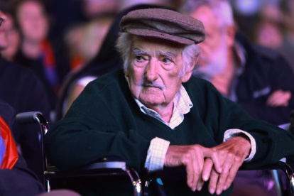 Fotografía de archivo del expresidente uruguayo José "Pepe" Mujica durante un homenaje, en Montevideo (Uruguay).