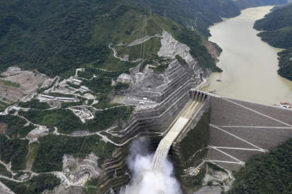 Foto aérea de la hidroeléctrica Hidroituango, ubicada sobre el río Cauca entre los municipios de Ituango y Puerto Valdivia, en el departamento de Antioquia (Colombia).