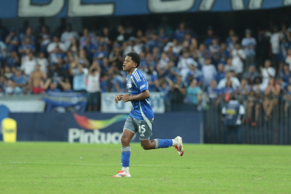 Luis Fragozo ya debutó oficialmente con Emelec.