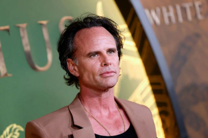 Walton Coggins en la premier de la tercera temporada de "The White Lotus"