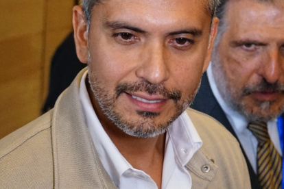 El asambleísta Raúl Chávez dijo que pedirá que el Legislativo inscriba a la bancada de Reto, con lo cual se separaría del correísmo.