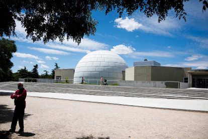 Fotografía de archivo del Planetario de Madrid EFE/David Fernández