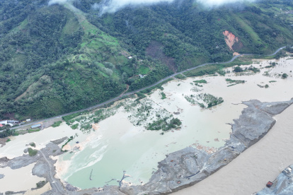 Ejército. La destrucción de la naturaleza es evidente en la Amazonía, debido a la minería ilegal.