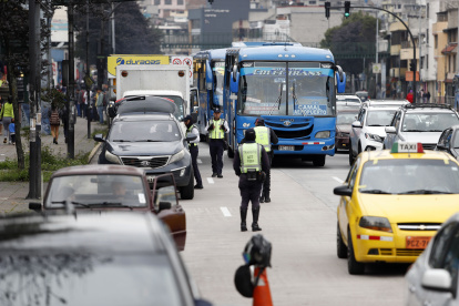 La medida se mantiene vigente de lunes a viernes en las arterias principales de la ciudad.