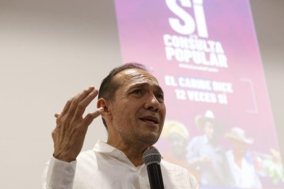 El ministro del Trabajo, Antonio Sanguino, habla durante un encuentro el 16 de mayo de 2025, en Santa Marta (Colombia).