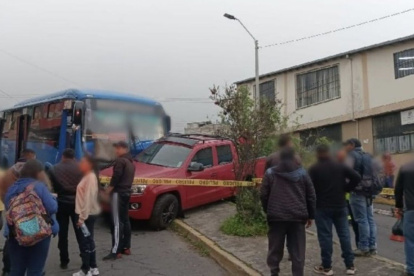 Un accidente de tránsito ocurrió en las avenidas Machala y Mariscal Sucre, en Quito, la mañana de este viernes 16 de mayo.