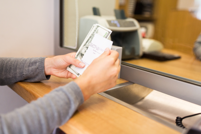 Los beneficiarios ya pueden cobrar el Bono de Desarrollo Humano.