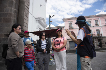 El colectivo Mi Loma Grande organiza recorridos turísticos por las casas patrimoniales y zonas emblemáticas del barrio.