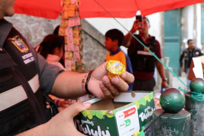 Productos camuflados como golosinas podrían facilitar el consumo de licor en menores. Se vendía cerca de los establecimientos educativos.