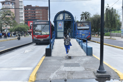Operadoras de buses y administraciones zonales trabajan coordinadamente para mejorar la movilidad en Quito.