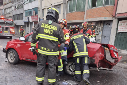 Un accidente ocurrió en la av. Eloy Alfaro y Manuel Ambrosi, en el norte de Quito.