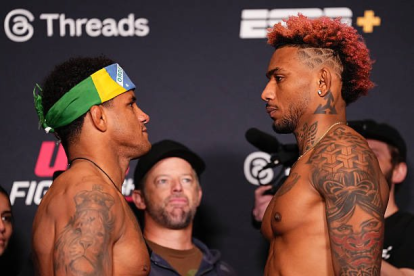 Michael Morales (d) en el careo previo a la pelea con Gilbert Burns en UFC