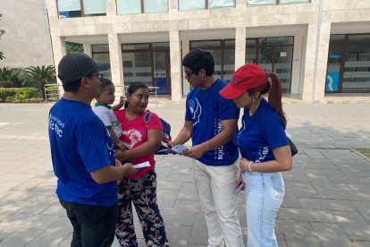 Estudiantes. Profesores y alumnos de Derecho de la Universidad Ecotec realizaron campañas de empoderamiento jurídico para personas vulnerables.
