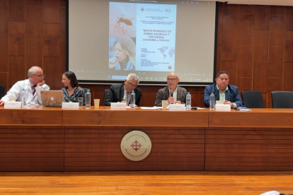 UCSG. Conversatorio sobre enfermedades como la fiebre amarilla y la tosferina reveló desafíos en el sistema de salud pública.C