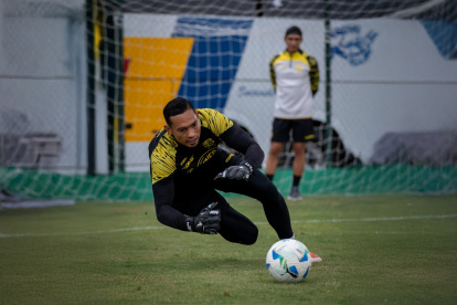 Barcelona SC y Emelec disputan el Clásico del Astillero en el Monumental.