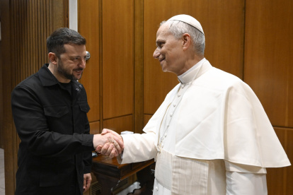 El papa León XIV recibió este domingo 18 de mayo en una audiencia en el Vaticano al presidente de Ucrania, Volodímir Zelenski.