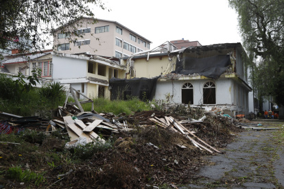 Residentes de La Mariscal alertaron sobre el daño a la casona patrimonial. Aún no hay sanción.