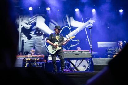 El cantautor argentino Andrés Calamaro, de 63 años de edad y casi 50 de carrera musical, es conocido por su personalidad polémica.