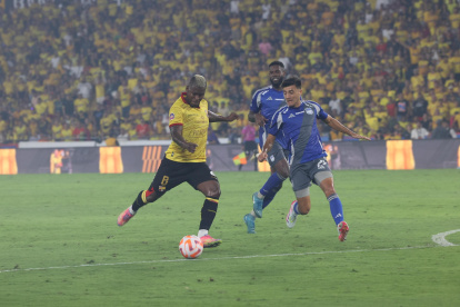 El Clásico del Astillero lo ganó Barcelona SC 2-0 a Emelec en el Monumental.