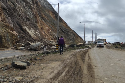 En el kilómetro 49 se habilitó una variante provisional para facilitar el tránsito vehiculas.
