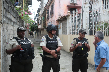 Situación. La policía llegó al sitio para acordonar la zona. Piden que haya más resguardo en el sector.