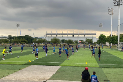Samanes. En el borrador de la ordenanza se ha detallado el alquiler de canchas deportivas, así como las canchas de fútbol de césped sintético.