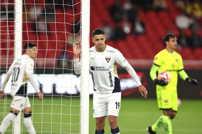Liga de Quito no pudo pasar del empate con Libertad en el estadio Rodrigo Paz.