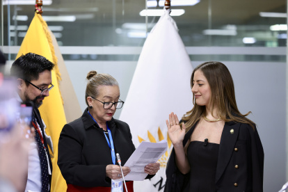 La asambleísta María Del Carmen Carrasco Yépez presentó su renuncia a la bancada de ADN.