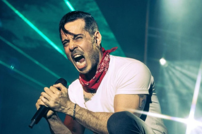 José Madero tiene 44 años.