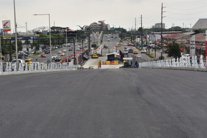 El paso peatonal de Las Américas sería inaugurado en los próximos días, anunció el alcalde