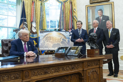 El presidente estadounidense, Donald Trump, anuncia la construcción del sistema de misiles "cúpula dorada" el 20 de mayo de 2025