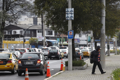 La medida aplica para autos y motos dentro del casco urbano. Hay varias excepciones.