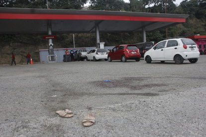 En la gasolinera, ubicada en la vía Perimetral, se asesinó al conductor del alcalde de Isidro Ayora, cantón de Guayas.