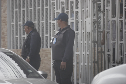 En la vivienda donde reside el adulto mayor, que fue secuestrado, se vio la presencia de guardianía privada.