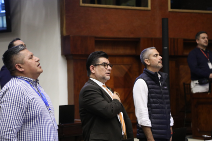 Blasco Luna y Raúl Chávez, legisladores de la alianza RC- RETO, en el Pleno, en la sesión del 21 de mayo del 2025.