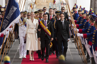 Daniel Noboa en su llegada al Palacio de Carondelet tras su posesión en la Asamblea.
