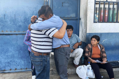Familiares de Darwin Cobeñas Panta, uno de los 13 mineros fallecidos en Pataz, reaccionaron ante la matanza.