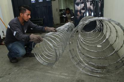 Los principales productos de exportación a Bolivia son: minerales y metales, productos químicos, confecciones textiles, grasas y aceites vegetales y pañales.