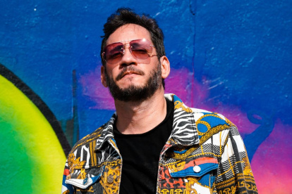 El artista ecuatoriano AU-D expresó su malestar en redes sociales tras el robo