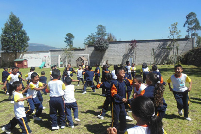 ONG. La Fundación Caminito de Luz trabaja educación de calidad e integral a niños y niñas de Tumbaco.