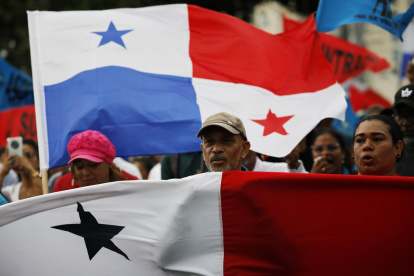 Fotografía de archivo de panameños protestando.