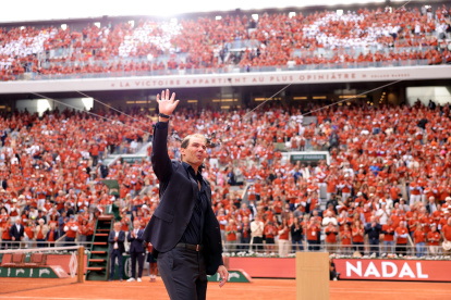 El extenista español Rafael Nadal agradeció al público el homenaje que le ofreció Roland Garros.