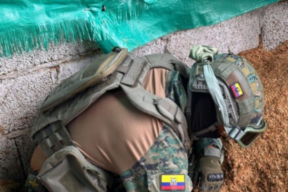 La Unidad de Delitos Hidrocarburíferos de la Policía Nacional y las Fuerzas Armadas allanaron un inmueble en Cutuglahua, sur de Quito, que funcionaba como depósito clandestino de combustibles.